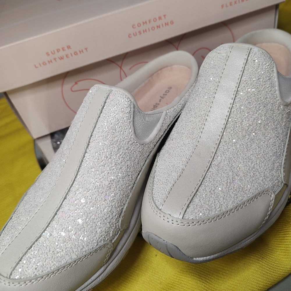 Easy Spirit Traveltime Family Comfort Shoes - Picture 5 of 7